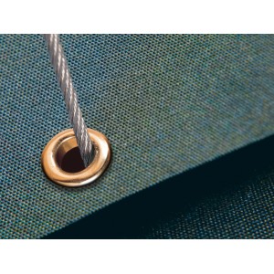 Gelbes Messing-Ösenset (Ø 11,5 mm) für Seilzüge in Gewebeplane, Detailaufnahme.