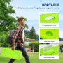 Mann trägt grünes, tragbares Badminton-Set in Tragetasche mit Griff, Becherhalter und Ablagefächern für Spiel & Spaß.