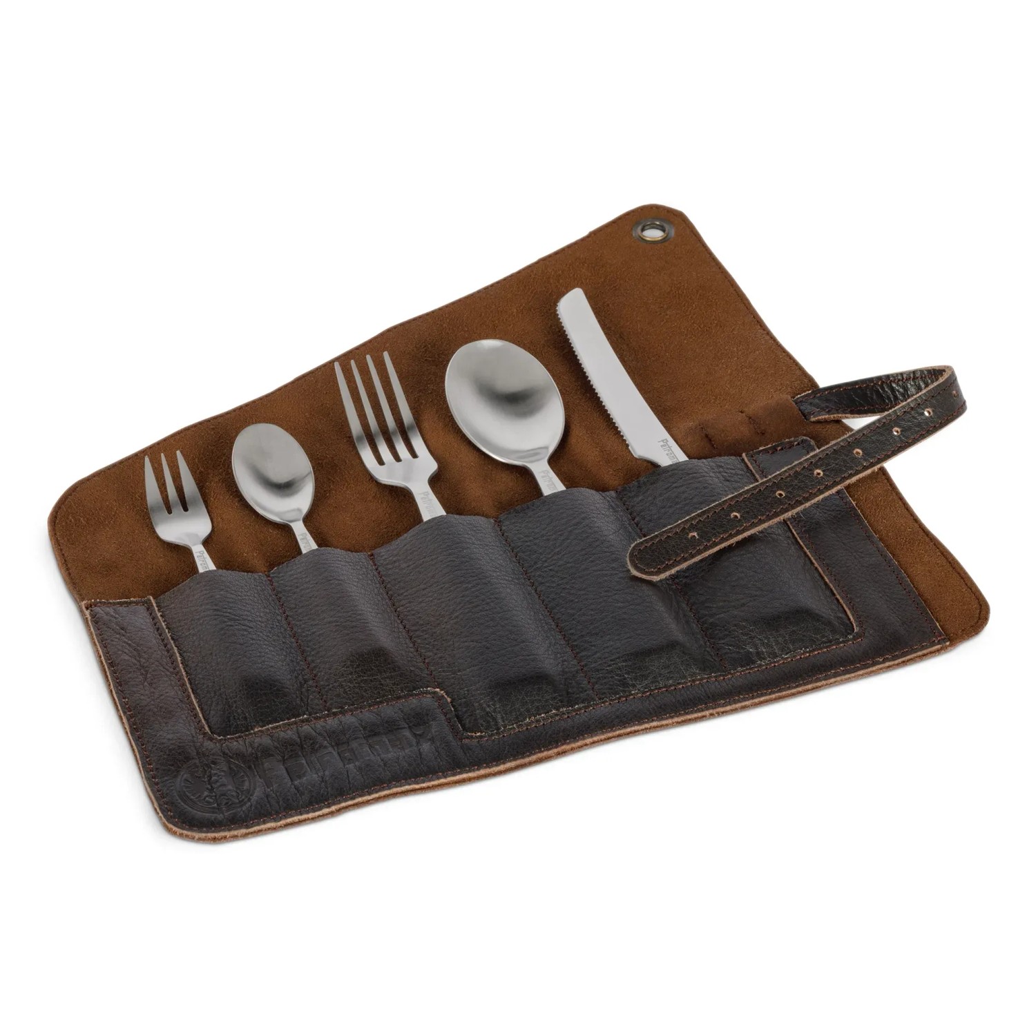 Petromax Bestecktasche aus Leder, zusammenrollbar mit Messer, Gabel, Löffel und Teelöffel.