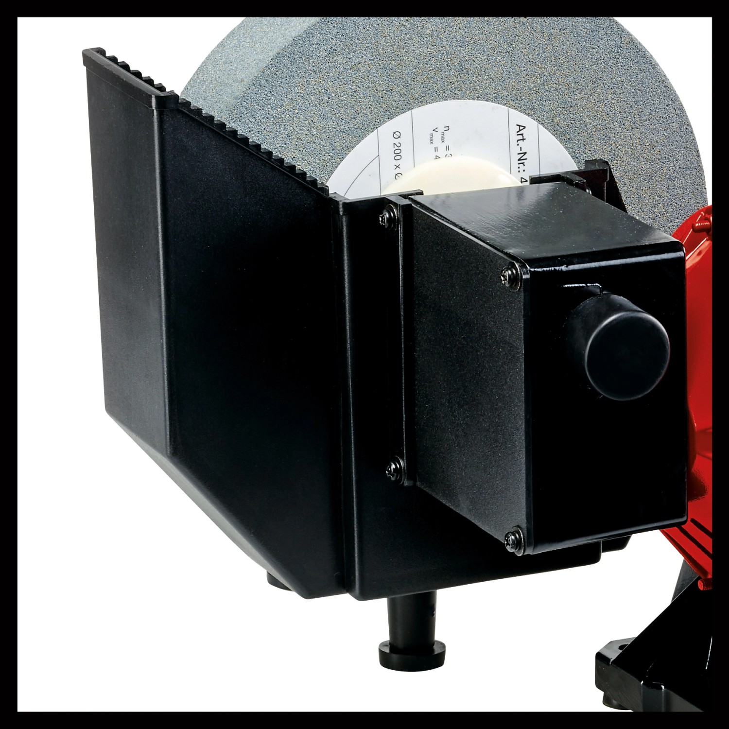 Detailaufnahme: Einhell TC-WD 200/150 Nass-Trockenschleifer mit Schleifscheibe und Schutzhaube.