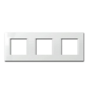 TEM MODUL PLUS 3-fach Rahmen, Unterputz, weiß glänzend für Schalterprogramme.