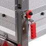Detailaufnahme Stema Variolux 750 Anhänger: Riegel mit rotem Griff zur Sicherung der Heckklappe.