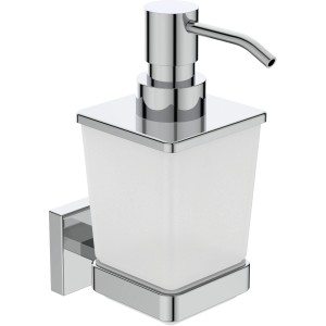 Ideal Standard IOM Cube Lotionspender aus satiniertem Glas und Chrom.