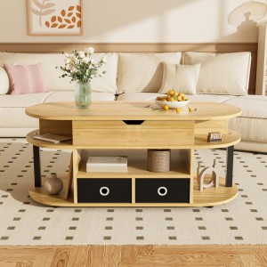 Holzfarbener Couchtisch mit Hebefunktion, Stauraum und schwarzen Stoffschubladen.