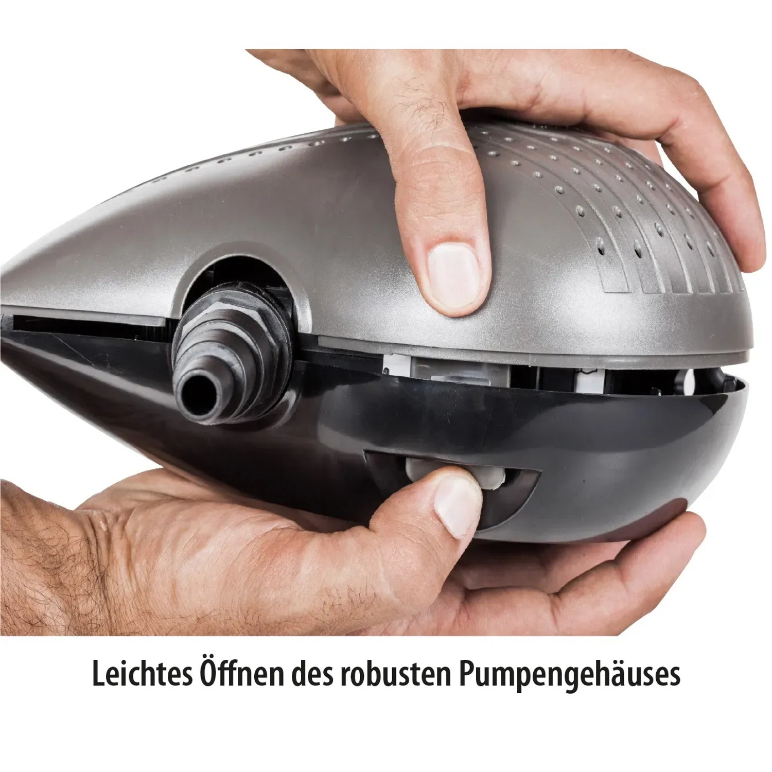 Hände öffnen Heissner Aqua Craft Eco Teichpumpe, Filter- und Bachlaufpumpe.