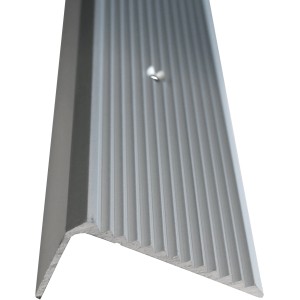 Silbernes Treppenwinkelprofil, 25x20 mm, 1000 mm lang, für Laminat und Parkett.
