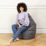 Sitting Point Sitzsack Brava BeanBag 300 l Eukalyptus mit sitzender Person.