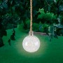 Solar-Ball Sotta mit Seil, klare Kugel mit warmweißen LEDs, hängend im Garten.