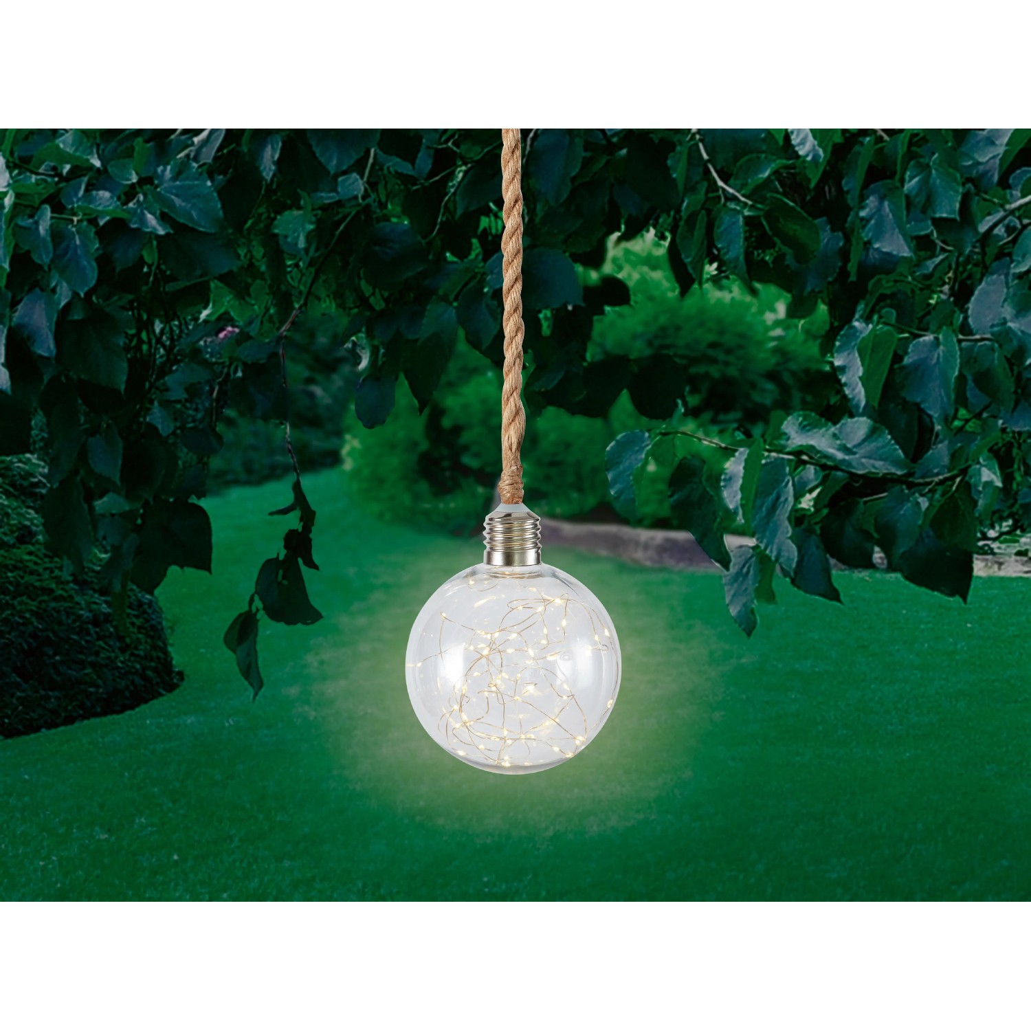 Solar-Ball Sotta mit Seil, klare Kugel mit warmweißen LEDs, hängend im Garten.