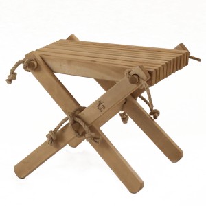 Jardinion Abstelltisch aus Birke, brauner Beistelltisch, klappbar, 54x49x45cm.