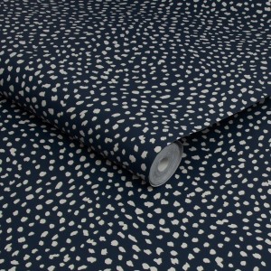 Blaue Vliestapete mit Punktmuster (Guinea Spot French Navy Blau) von Joules, Rollenansicht.