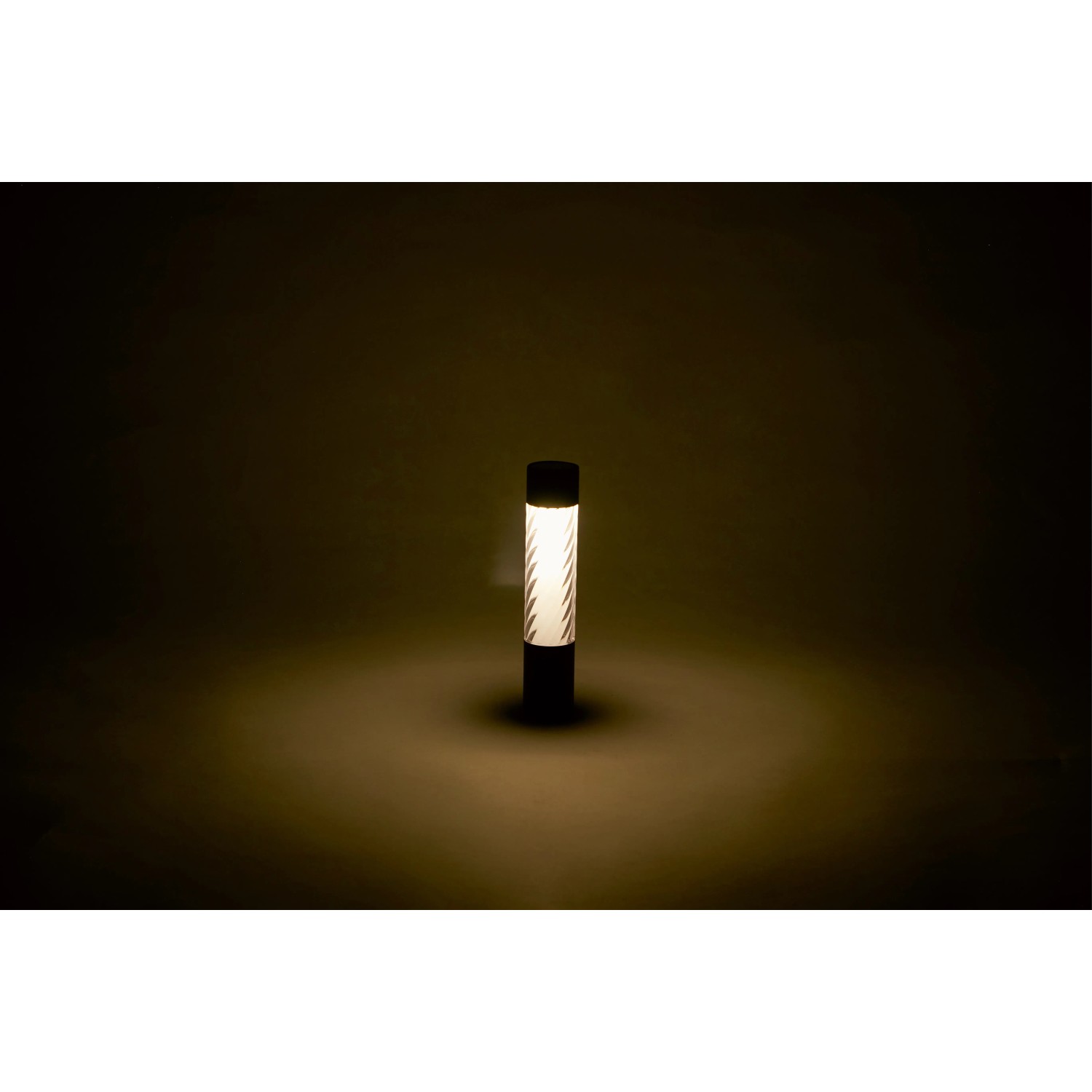 Solar-LED-Dekoleuchte Isili, 4er-Set, brauner Kunststoff, für stimmungsvolle Außenbeleuchtung.