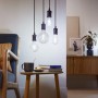 Philips Smart LED-Filament Leuchtmittel, 60W E27 Edison, klare Vintage-Optik im Wohnraum.