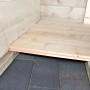 Holzfußboden für Gartenhaus, naturbelassen mit Sockelleisten, 12m² Fläche.