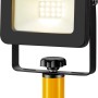 LED-Baustrahler mit Stativ, schwarz-gelb, Aluminiumgehäuse, höhenverstellbar.