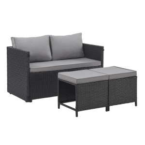 Schwarze Svita Athina Polyrattan Sitzgruppe mit 2-Sitzer Sofa und zwei Hockern, graue Kissen, für Balkon & Garten.