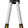 Fiskars SmartFit HS86 Teleskop-Heckenschere mit Stahlklingen und verstellbaren Griffen.