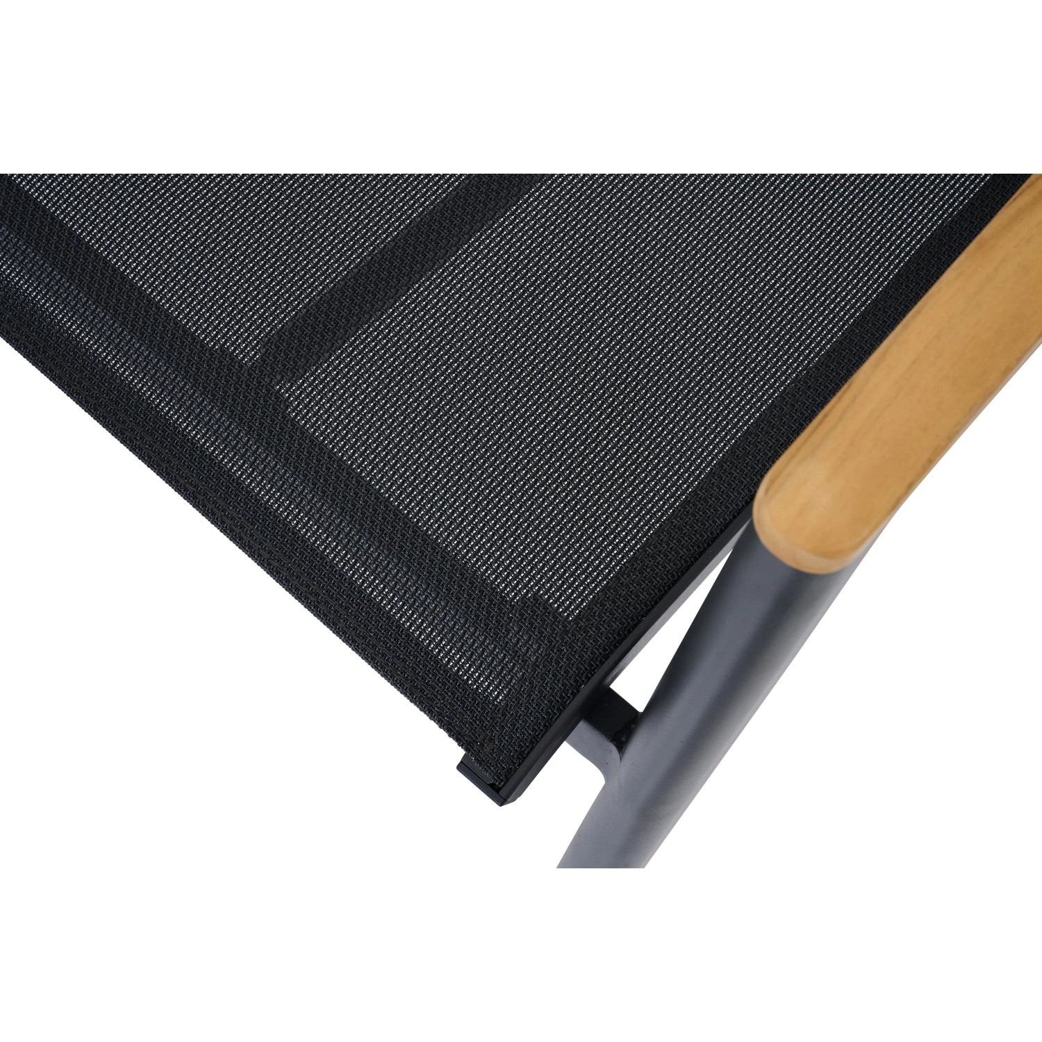 Detailaufnahme: Schwarzer Siena Garden Dining Sessel Move Bologna mit Teak-Armlehne.