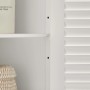 Innenansicht des weißen SoBuy Waschbeckenunterschranks mit verstellbarem Regalfach und Lamellentür aus MDF.