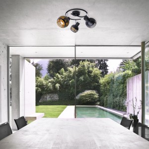 Näve Wand- und Deckenrondell Casco, 3-flammig, schwarze Spots mit goldfarbener Innenseite.