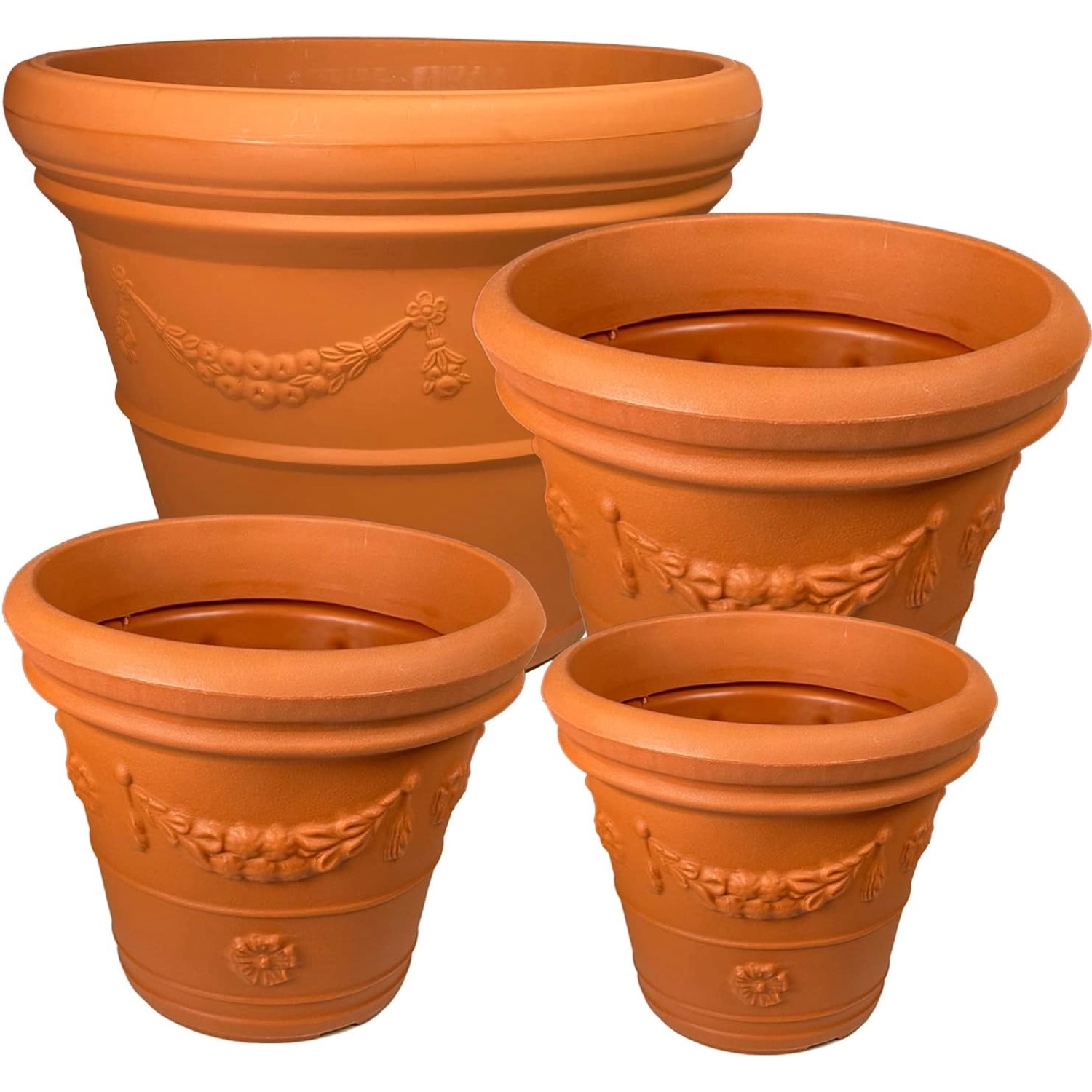Set aus 4 Terrakotta-farbenen Pflanzgefäßen Rom Mediteran von Mein-Pflanztopf.de, aus Kunststoff mit Relief.