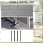 Details zur stabilen Einstellung des Outsunny Gartenschranks: Holzrahmen, Beschläge und Bodennägel.
