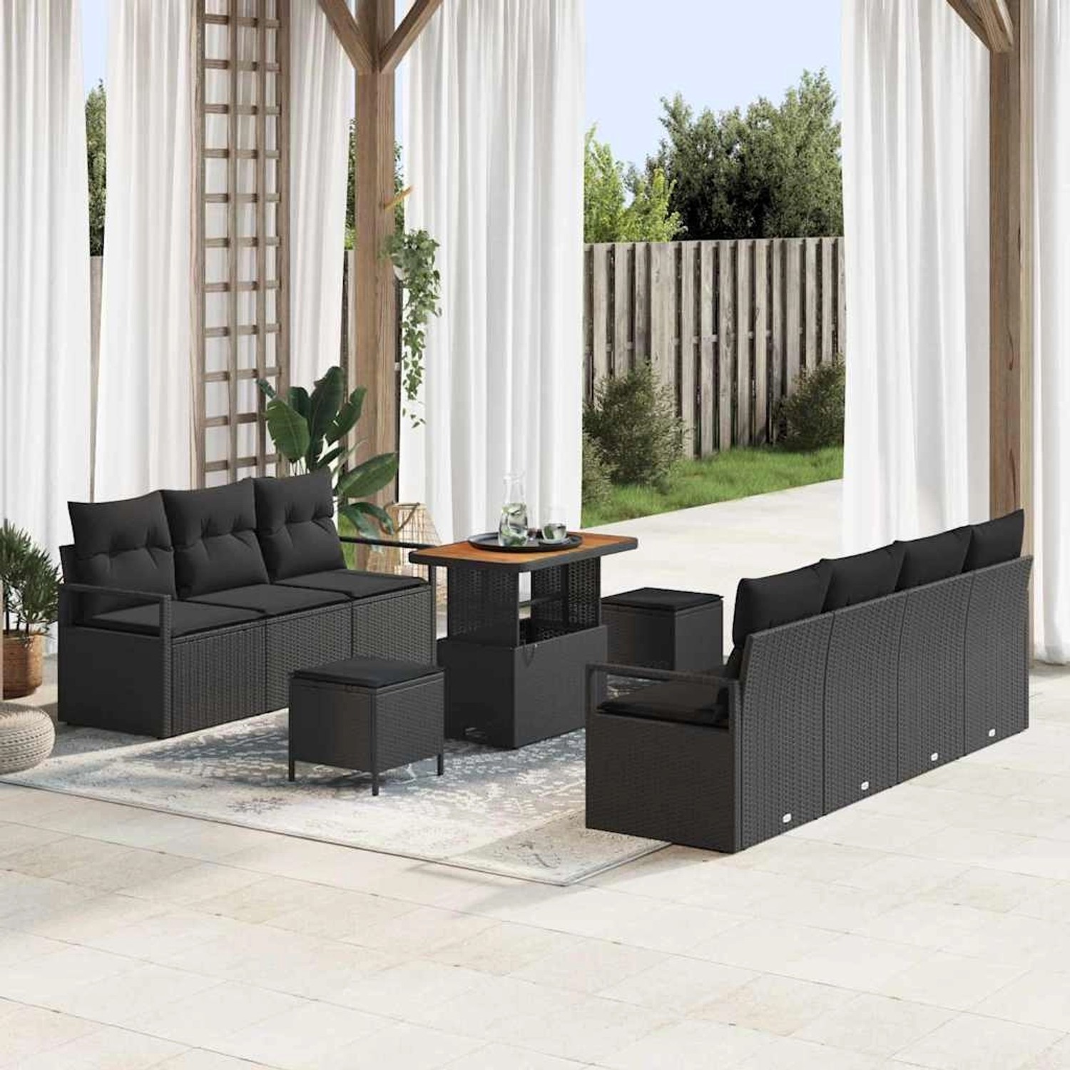 Schwarzes 10-tlg. vidaXL Garten-Sofa-Set aus Poly Rattan mit Tisch und Kissen.