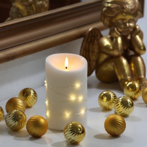 Cremefarbene FlowerPower LED-Echtwachskerze für Außen, 10x16 cm, mit Lichterkette.