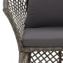 Detailansicht: Graues Garten Lounge Set aus Rattan mit dunklen Kissen.
