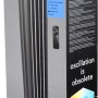 Verpackung des schwarzen Vornado Tower M Standventilators. Turmventilator mit Fernbedienung.