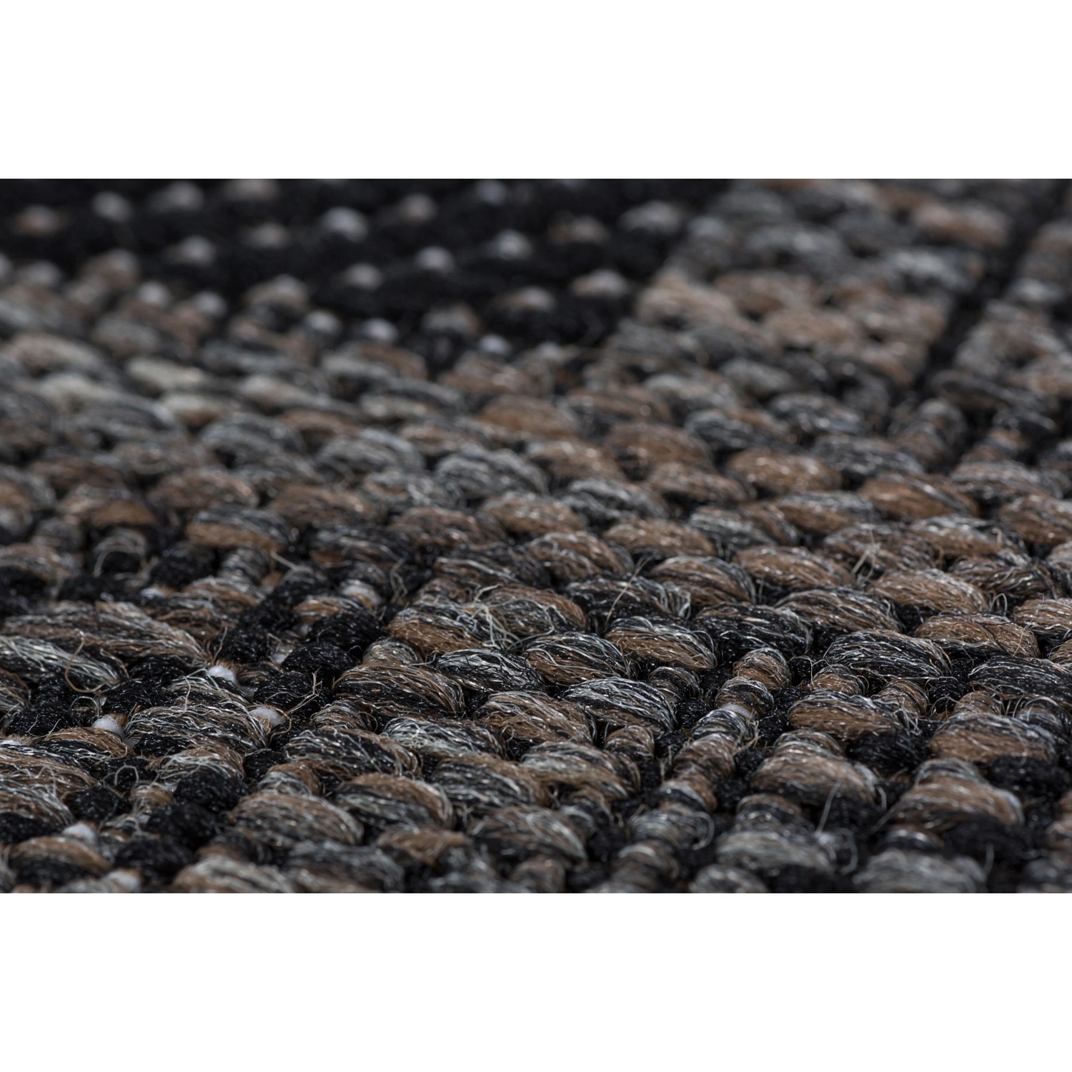 Detailaufnahme: Andiamo Outdoorteppich Utah in Taupe, robust und für Innen- und Außenbereich geeignet.