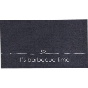 Graue BBQ Matte 'It's barbecue time' 67x120cm für Grillplatz, schützt Terrasse vor Spritzern.