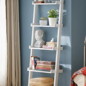 Weißes SoBuy Leiterregal mit fünf Böden, ideal als Wandregal für Bücher und Deko.