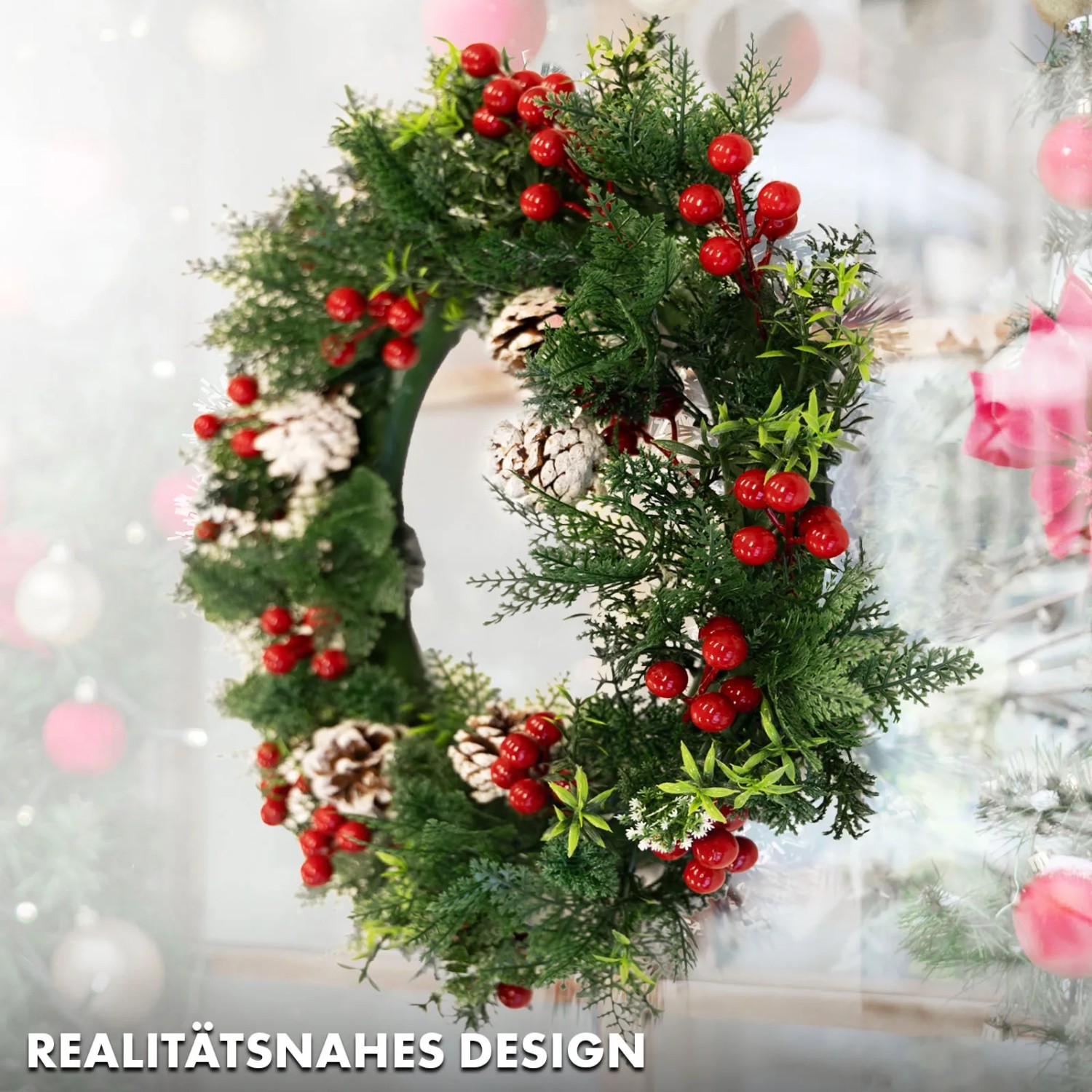 Dekorativer Weihnachtskranz Pinecone, 42 cm, mit Tannenzapfen und roten Beeren für festliche Deko.