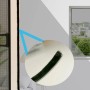 Detailaufnahme: Weißer Insektenschutz Teleskop-Fensterrahmen mit Bürstendichtung.