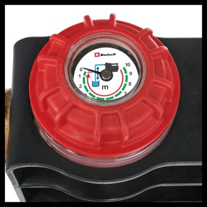 Detailaufnahme: Wasserfüllanzeige des Einhell GE-WW 1145 ECO Hauswasserwerks.
