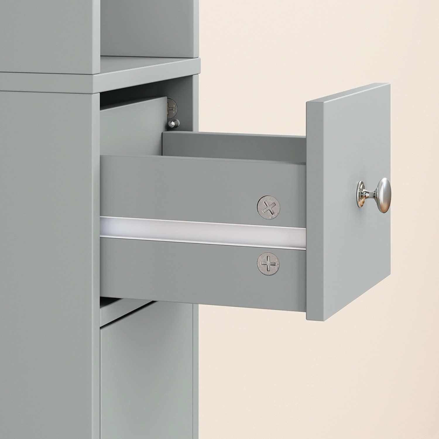 Detailaufnahme: Grauer SoBuy Badezimmerschrank BZR34-II-HG mit offener Schublade.