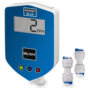Wagner BLUE In-Line TDS-Messgerät mit digitalem Display, ON/OFF-Taste, LED-Anzeigen und zwei 1/4" Anschlüssen zur Wasserqualitätsmessung.