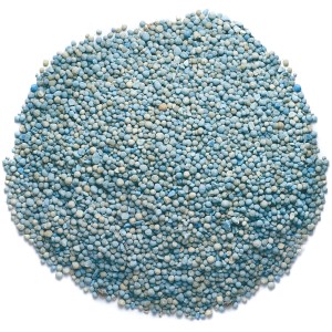 Foto von OBI Blaudünger, 10 kg, Blaukorn-Dünger in bläulichen Granulat.