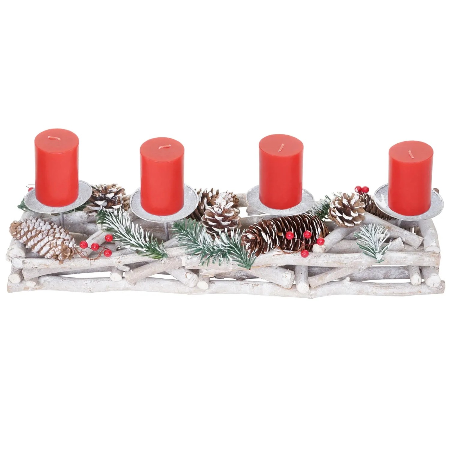 Länglicher Adventskranz aus Holz mit roten Kerzen, Tannenzapfen und Beeren als Weihnachtsdekoration.