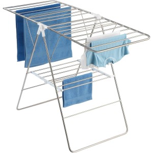 Wenko Wäscheständer Flex mit 15 m Trockenlänge, silber-matt und weiß, mit Wäsche behangen.