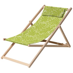 Madison Outdoor Liegestuhl Palm Green: Klappbarer Liegestuhl mit grünem Blätter-Muster und Holzgestell.