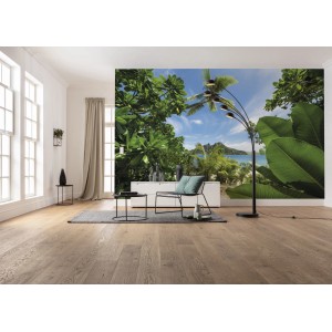 Vlies Fototapete Cast Away Jungle (450x280 cm) im Wohnraum mit tropischem Dschungelmotiv.