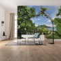 Vlies Fototapete Cast Away Jungle (450x280 cm) im Wohnraum mit tropischem Dschungelmotiv.