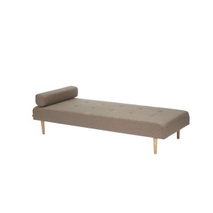 Braunes ebuy24 Marino Daybed Sofa aus Stoff mit Zierknöpfen und Holzfüßen.