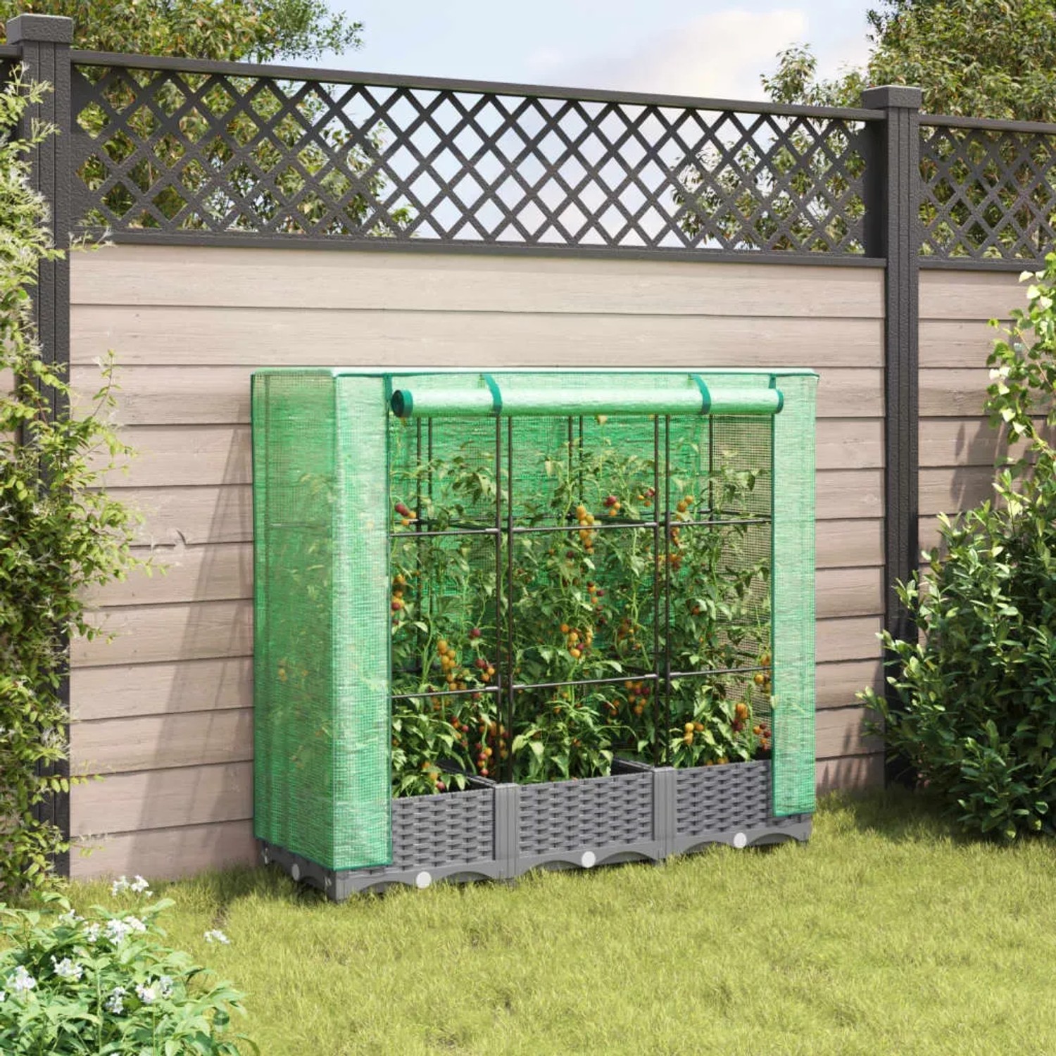 Hellgraues vidaXL Hochbeet mit Gewächshaus-Aufsatz im Garten. Rattan-Optik, 120x40x123 cm.