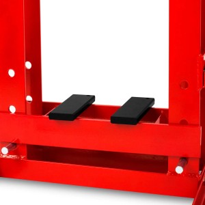 Detailaufnahme: Rote EBERTH Werkstattpresse 10T mit Stützbacken. Hydraulische Presse für Werkstatt und Garage.