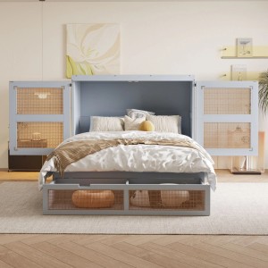 Graues KOMHTOM Schrankbett 140x200cm, ausgeklappt mit Lattenrost, Rattan-Türen und Stauraumschubladen. Platzsparendes Jugendbett.