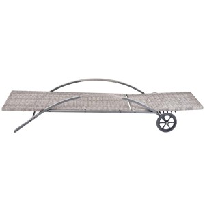 2er-Set graue MCW Sonnenliegen E27 mit dunkelgrauen Kissen, verstellbar und mobil.