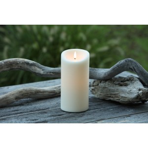 Cremefarbene Elephant LED Kerze aus Echtwachs für den Außenbereich, 10x20 cm.